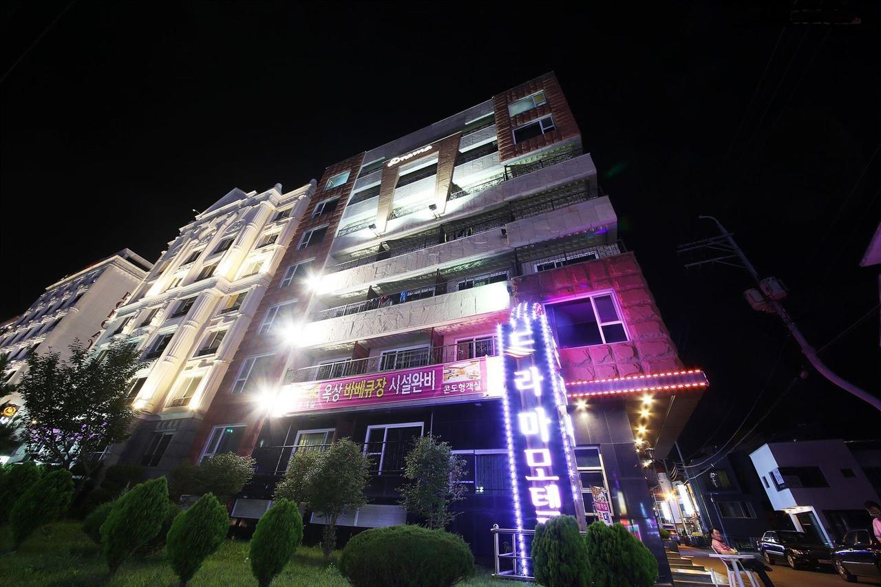 Drama Motel Poljong Kültér fotó